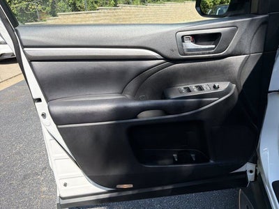 2017 Toyota Highlander SE