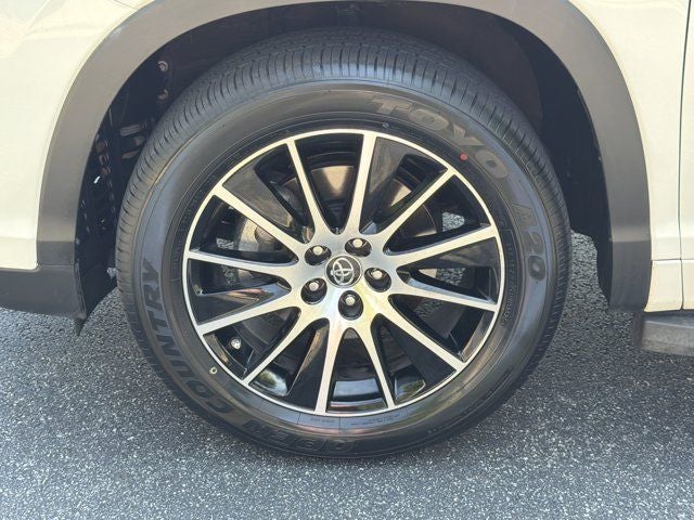 2017 Toyota Highlander SE