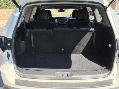 2017 Toyota Highlander SE