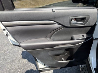 2017 Toyota Highlander SE