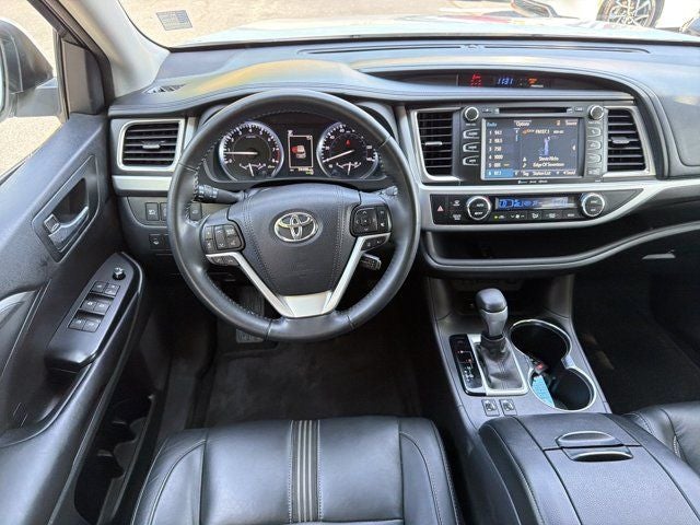 2017 Toyota Highlander SE