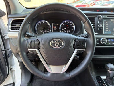 2017 Toyota Highlander SE