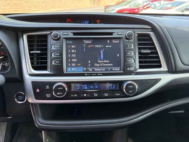 2017 Toyota Highlander SE