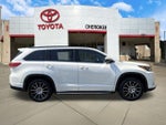 2017 Toyota Highlander SE