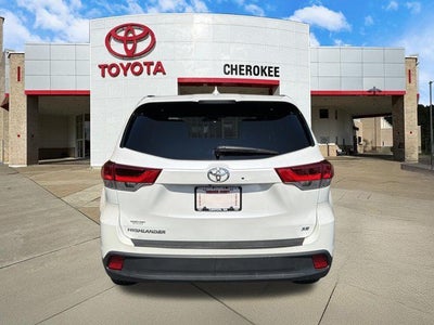2017 Toyota Highlander SE