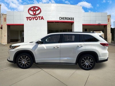 2017 Toyota Highlander SE