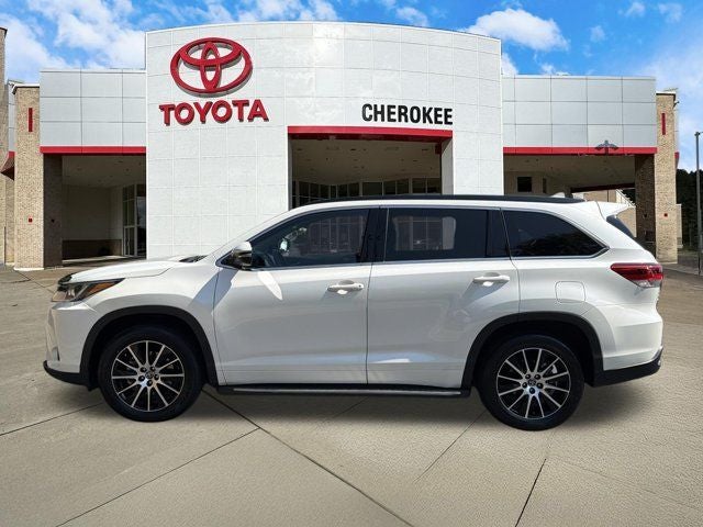 2017 Toyota Highlander SE