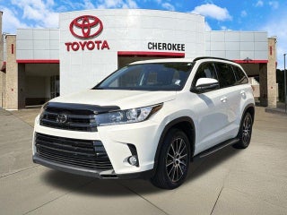 2017 Toyota Highlander SE
