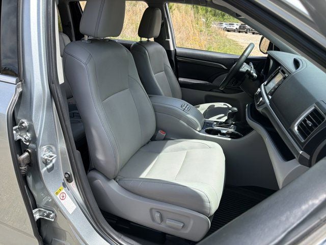 2019 Toyota Highlander Limited Platinum