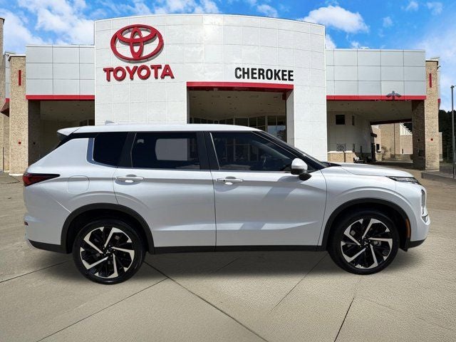 2024 Mitsubishi Outlander SE