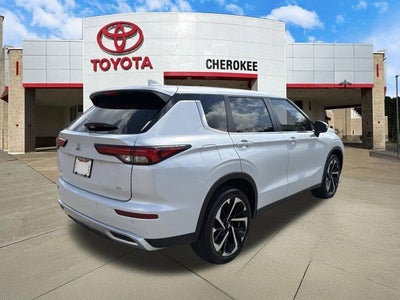 2024 Mitsubishi Outlander SE