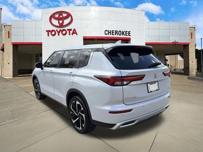 2024 Mitsubishi Outlander SE