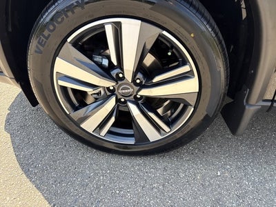 2025 Nissan Rogue SL