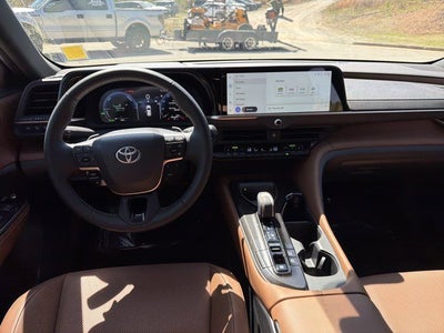 2025 Toyota Crown Signia XLE