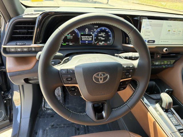 2025 Toyota Crown Signia XLE