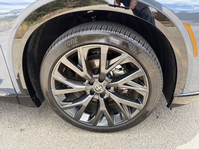 2025 Toyota Crown Signia Limited