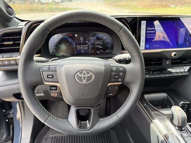 2025 Toyota Crown Signia Limited