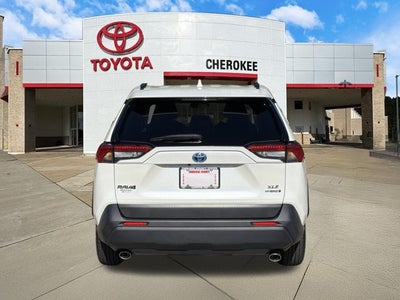 2022 Toyota RAV4 Hybrid XLE Premium