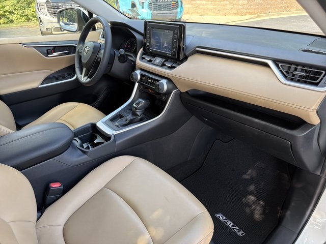 2020 Toyota RAV4 XLE Premium