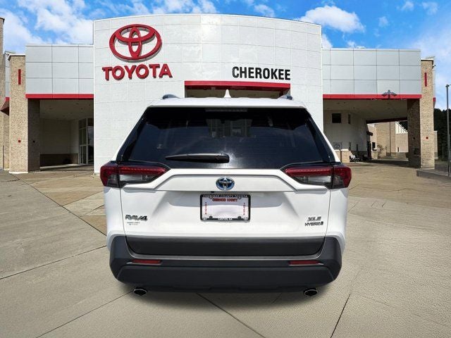 2022 Toyota RAV4 Hybrid XLE