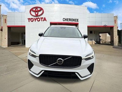 2024 Volvo XC60 B5 Ultimate Dark Theme