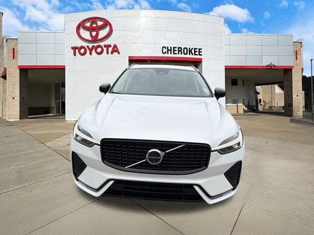2024 Volvo XC60 B5 Ultimate Dark Theme
