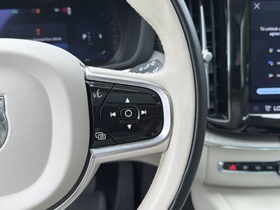 2024 Volvo XC60 B5 Ultimate Dark Theme