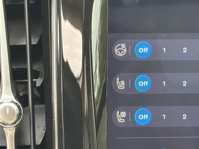 2024 Volvo XC60 B5 Ultimate Dark Theme