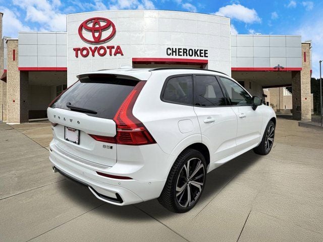 2024 Volvo XC60 B5 Ultimate Dark Theme