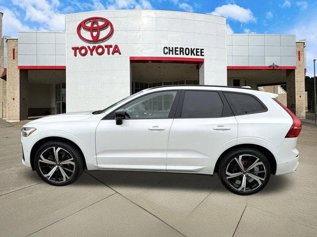 2024 Volvo XC60 B5 Ultimate Dark Theme